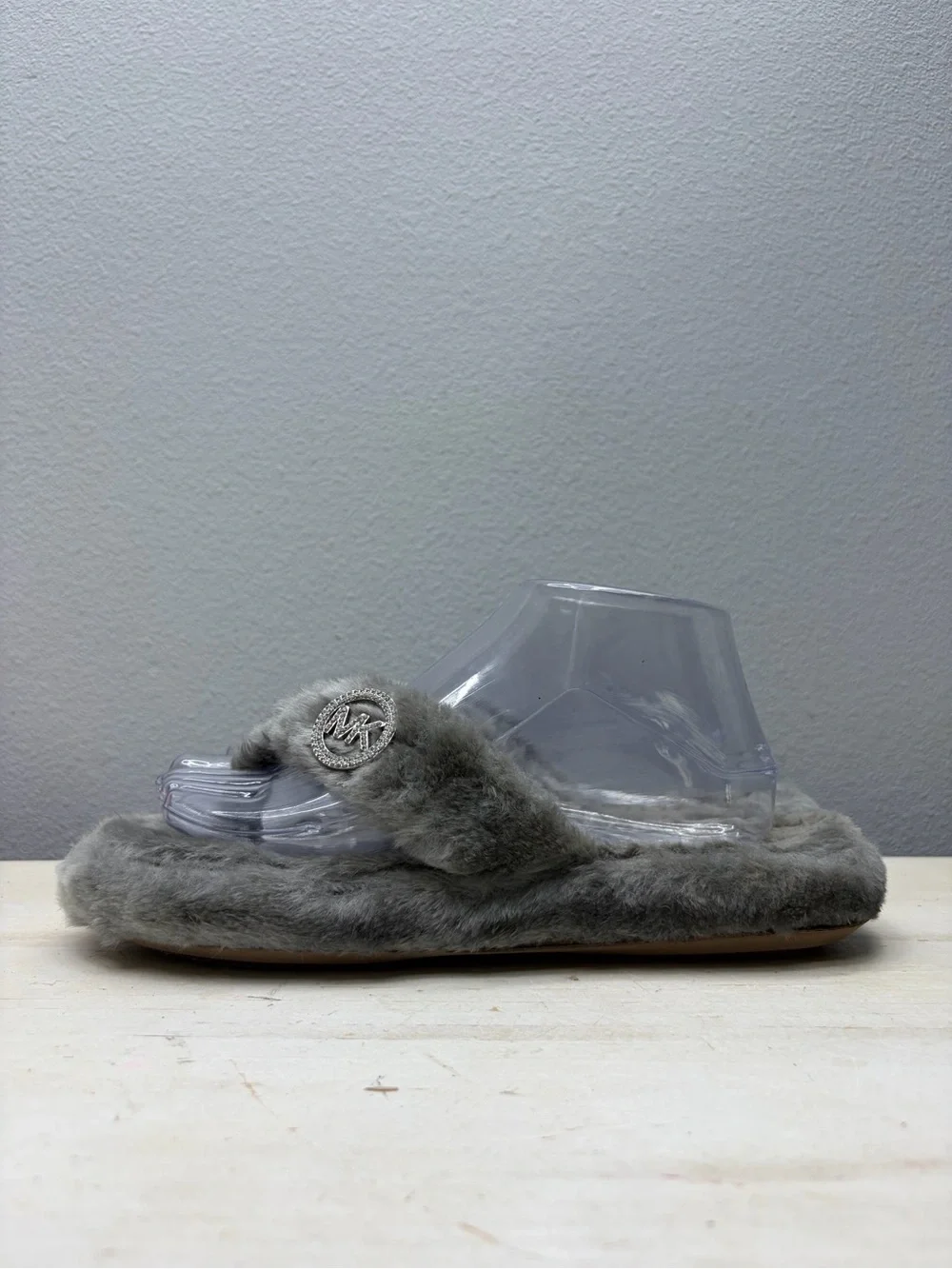 Michael Kors Gray Faux Fur Thong Sandals Size 8